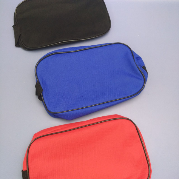 Несессер Essenti с ручкой и отделением на молнии / Косметичка дорожная